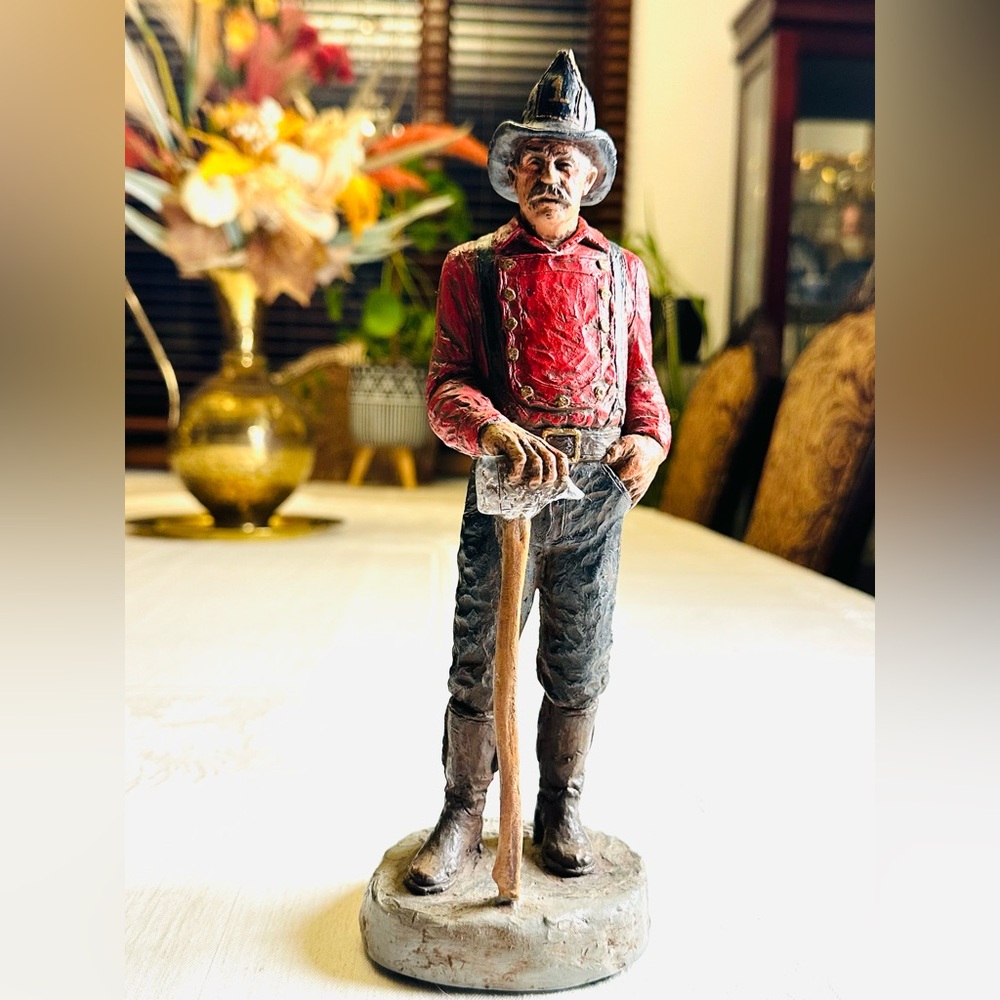 1987 ORIGINAL Michael Garman "Smoke Eater" firefighter statue/MINT condition